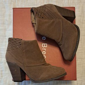 Womens booties 5.5